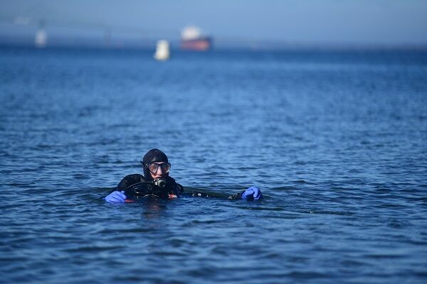 CWO Mooneyham: Underwater volunteer